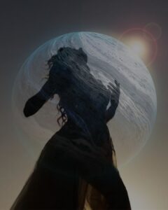 Silhouet van een vrouw die samensmelt met een planeet, symbool voor Neptunus op 0° Ram en een innerlijke overgang.